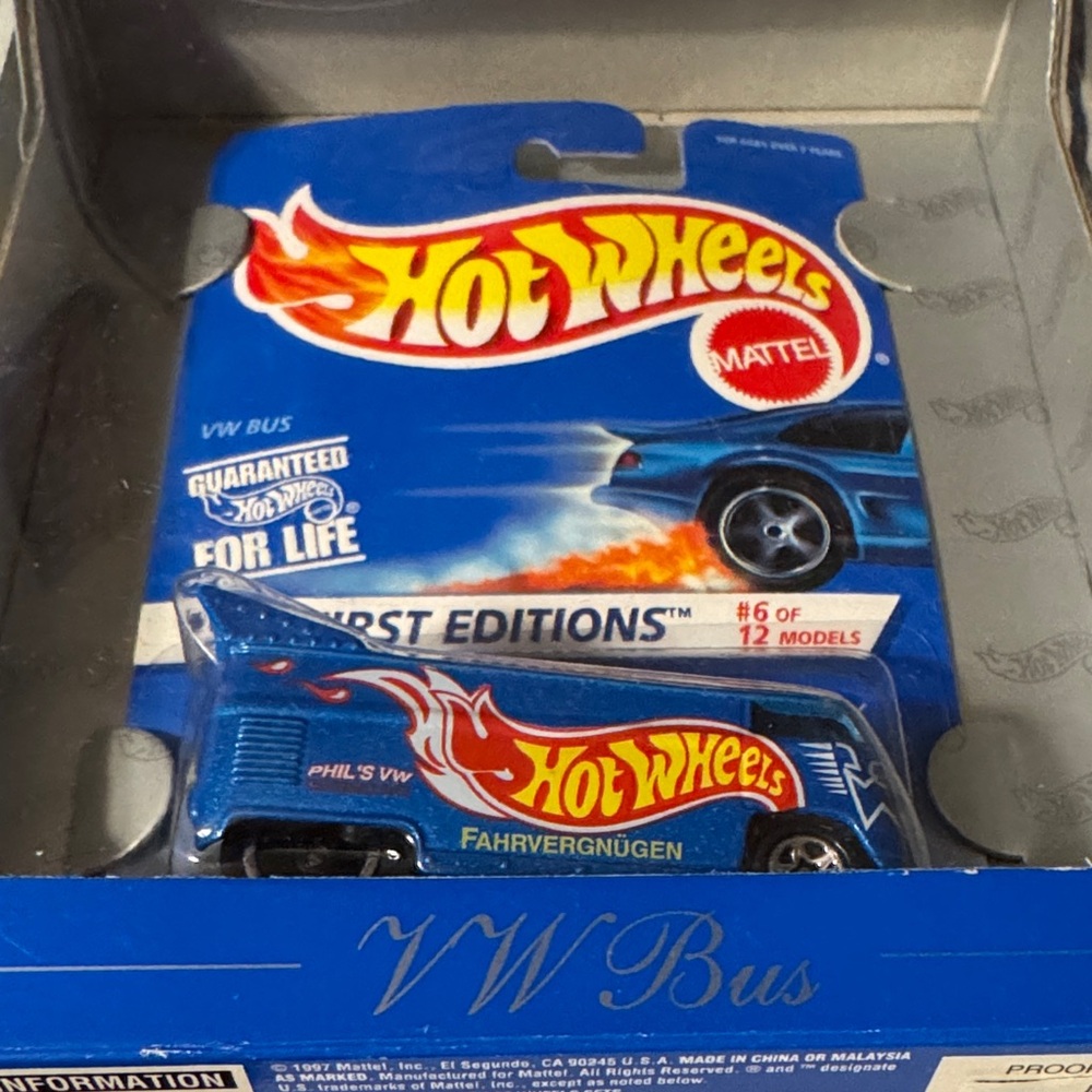 Mattel Hot Wheels (1996) 30th Anniversary VW Bus - Picture 8 of 9